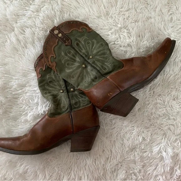 Ariat women’s leather & sage boots - Picture 5 of 9
